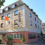 Aparthotel Deutschmeister 3*
