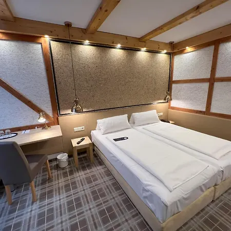 Deutschmeister Aparthotel 3*