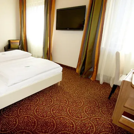 Aparthotel Deutschmeister 3*