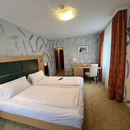 Aparthotel Deutschmeister 3*