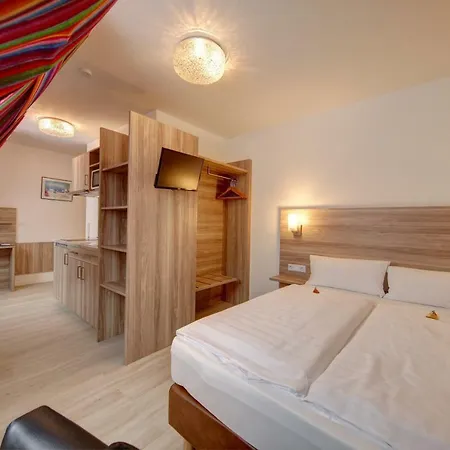 Lägenhetshotell Deutschmeister 3*